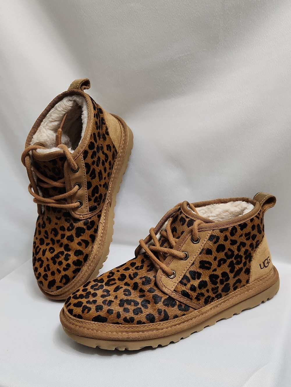 UGG Neumel Leopard Print Chukka Tan Black Ankle Boots (Size 7)